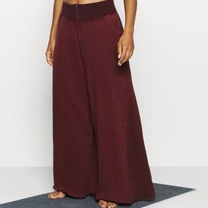 Free People Solid Borderline Wide-Leg Sweat Pants -medium